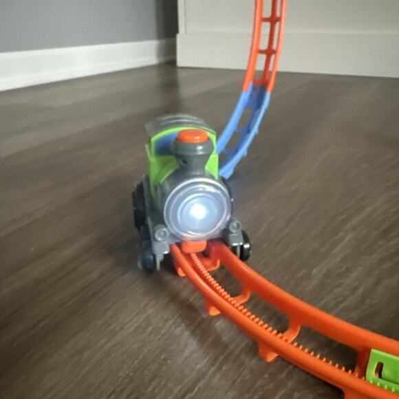 Little Tikes Tumble Train Learn & Play W/ Lights Sound - only goes backwards - Picture 2 of 7